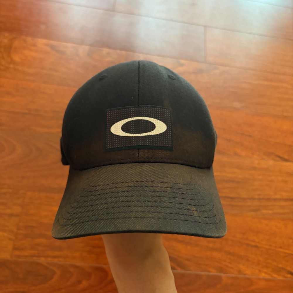 Oakley Mens Hat L-XL Black Flexfit Yupoong Rubber Logo Patch Gorpcore Faded O